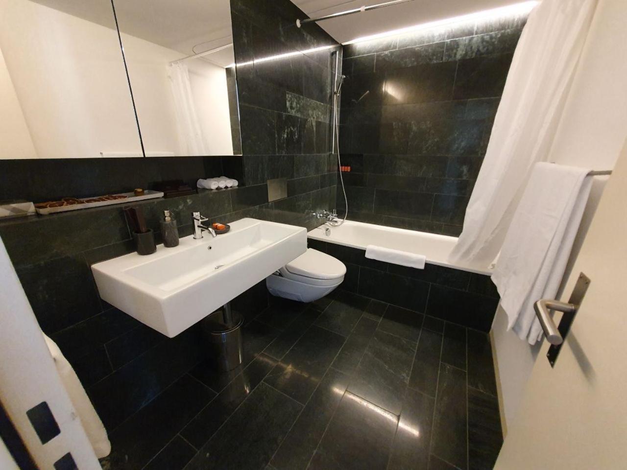 Lucerne Lake View Apartments Bilik gambar